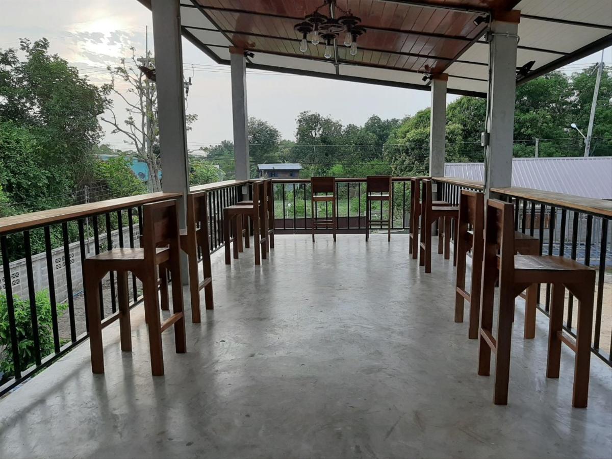 Baan Rabiangdao Uthaithani Uthai Thani Exterior foto